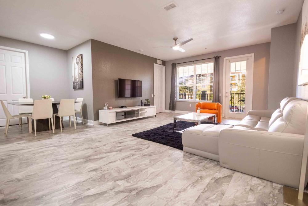 DISNEY PARKS- International Dr - Orlando Luxury Condominium- Fully Equipped - 3bed & 2 bath-